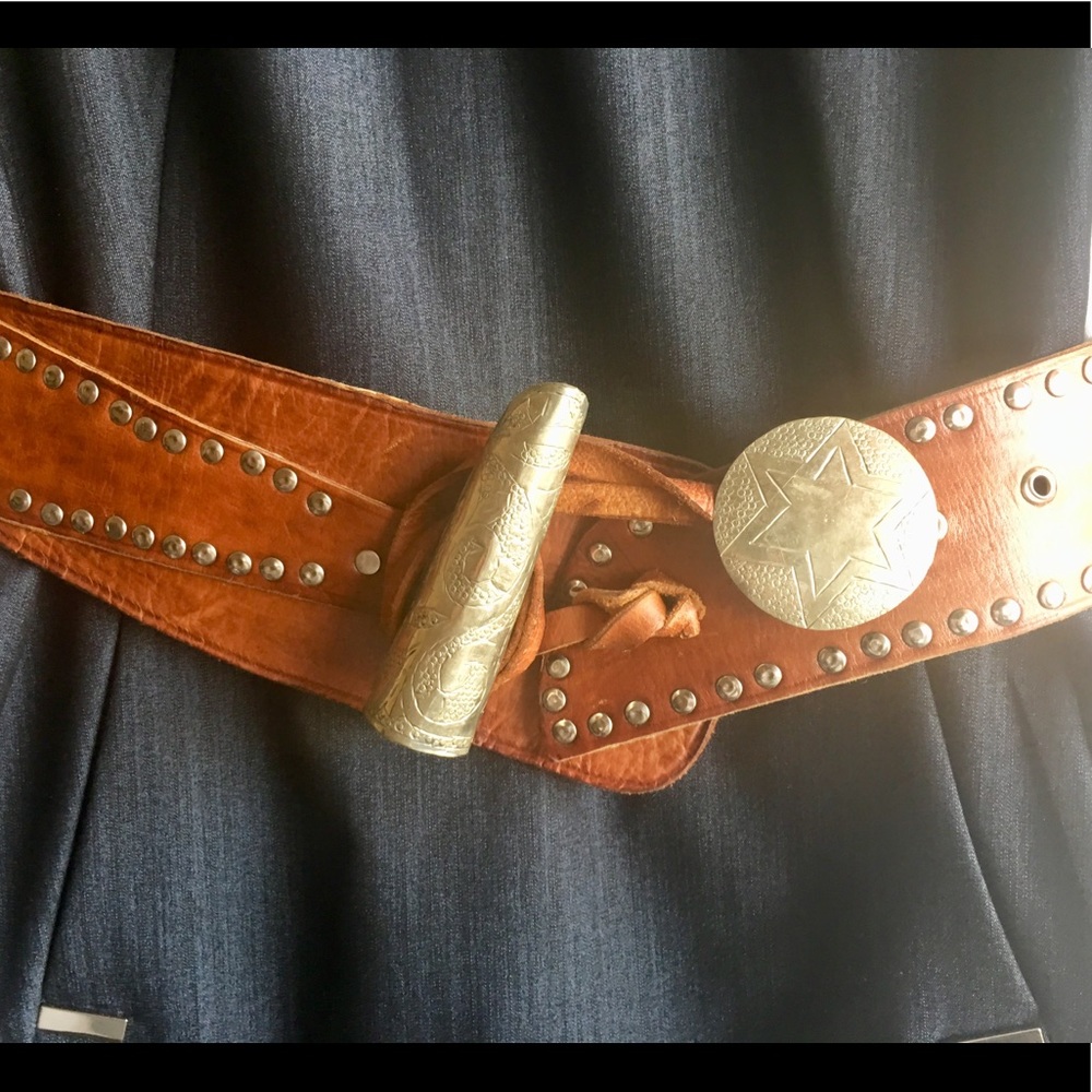 Women’s Belt.